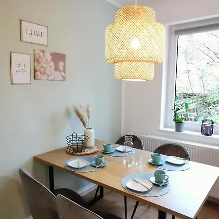 Apartment Bohnapartments Flora Mit Balkon - Wlan - Nahe Petersberg - Domplatz *